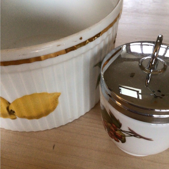 Royal Worcester Evesham Soufflé Dish Egg Coddlers Baking Porcelain Oven … - Picture 2 of 12